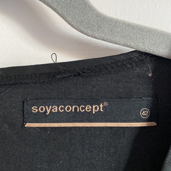 Edgy vegan leather pencil dress - Picture 4 of 6